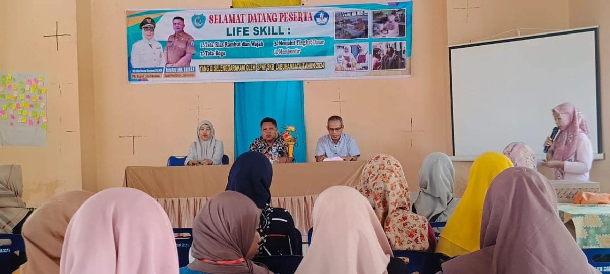 Dekan FST di Undang Menjadi Narasumberdi SPNF SKB Labuhanbatu