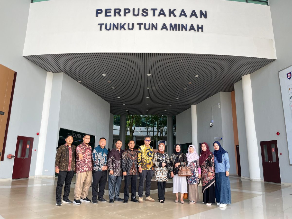 Dekan Fakultas Sains dan Teknologi Universitas Labuhanbatu Mengikuti Seminar Antarbangsa Rantau Melayu 2025 di UTHM