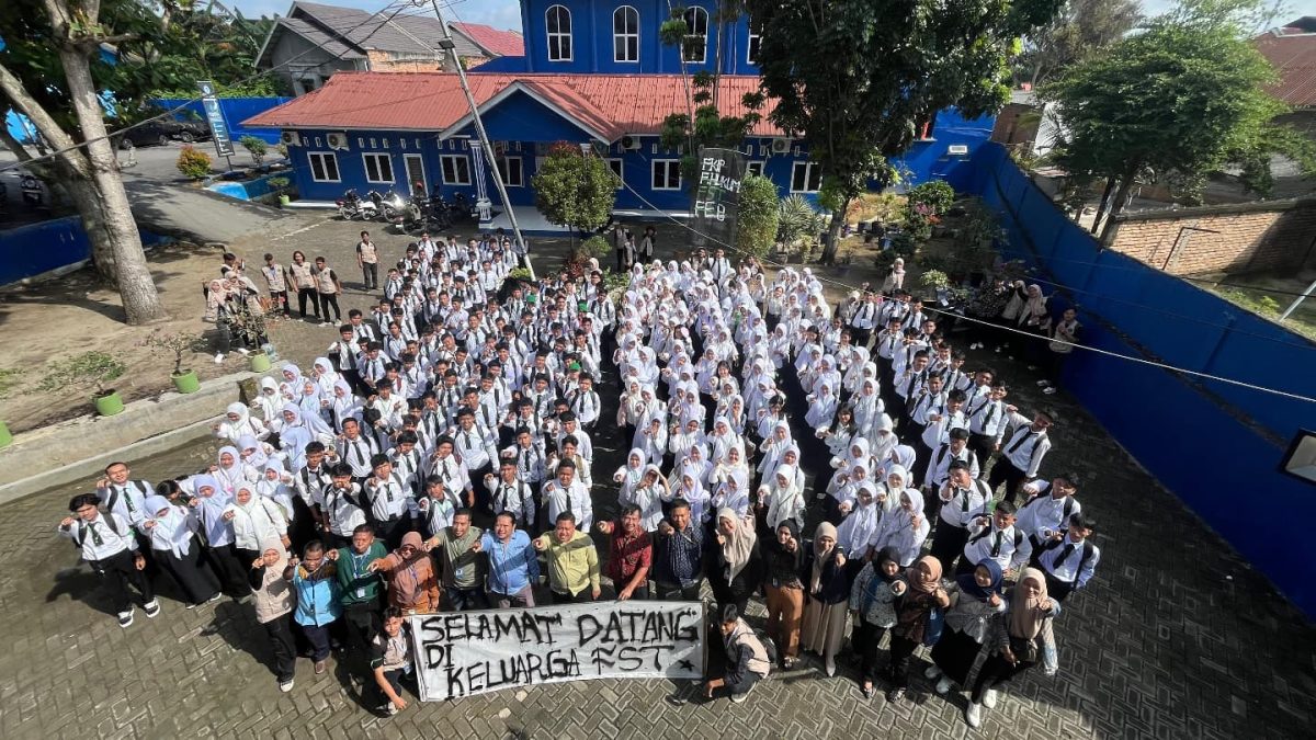 Penyambutan Mahasiswa Baru Fakultas Sains dan Teknologi Universitas Labuhanbatu Tahun Akademik 2025/2026
